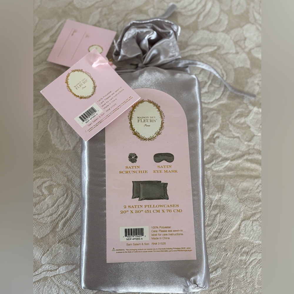 Beautiful NEW Satin Pillowcase Set with Eye Mask and satin scrunchie SilverGray